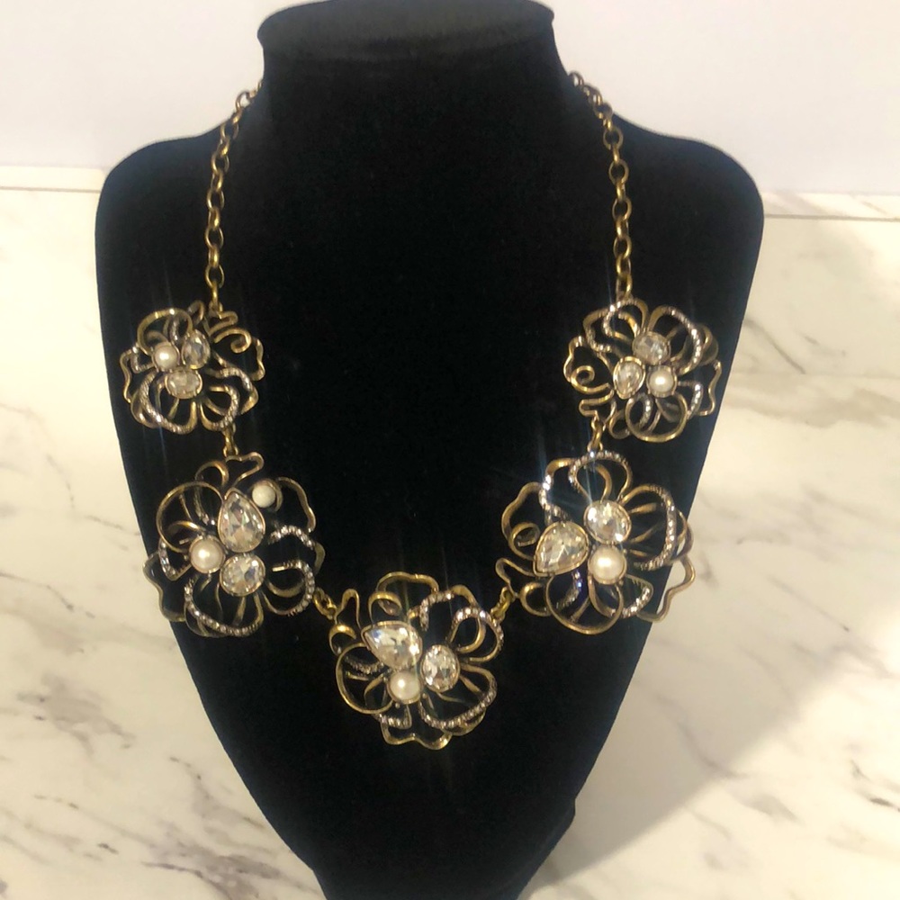 Statement necklace